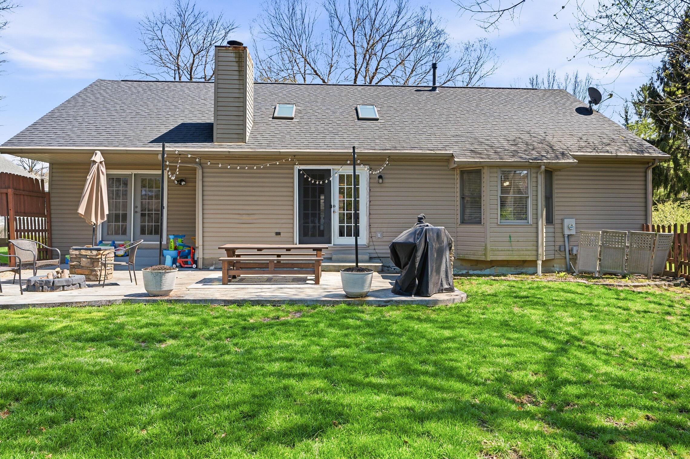 637 Ridenour Road Columbus, OH 43230 - Photo 45 of 61 Back
