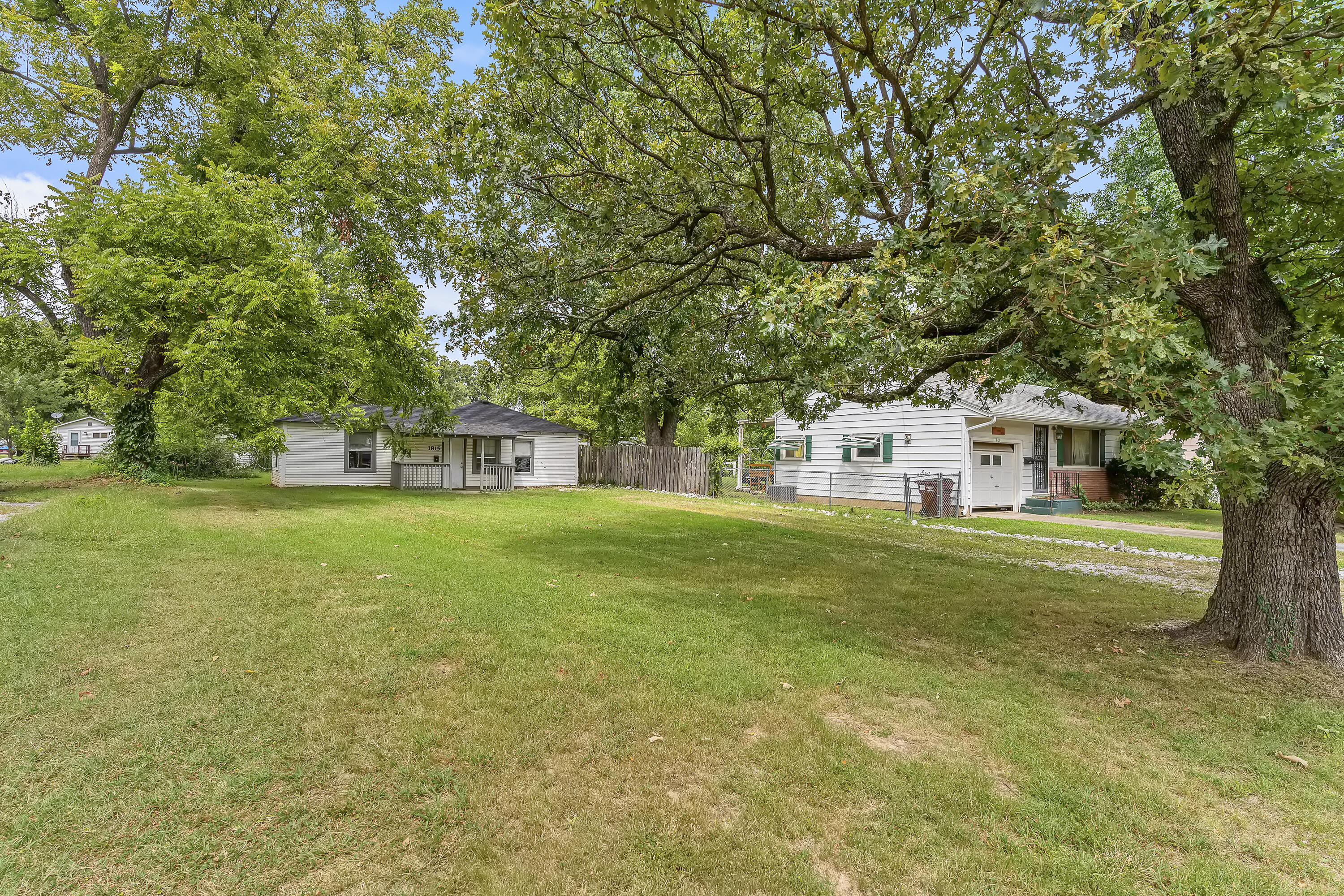 1815 W Webster-4