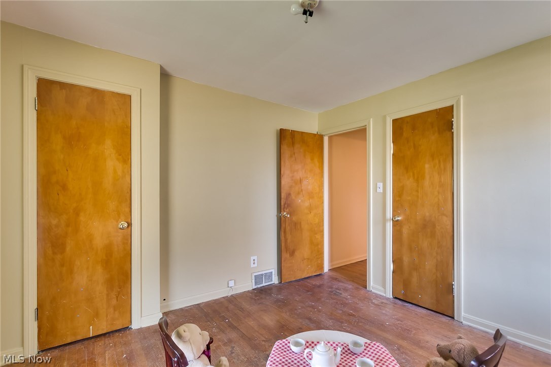1024 South Green Road Cleveland, OH 44121 - Photo 19 of 28 Two closets in this bedroom!