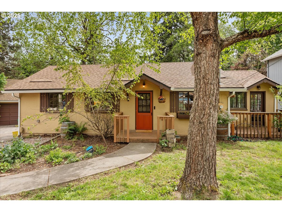 2906 Southwest Spring Garden Street Portland, OR 97219 - Photo 1 of 43 Gallery Image 1