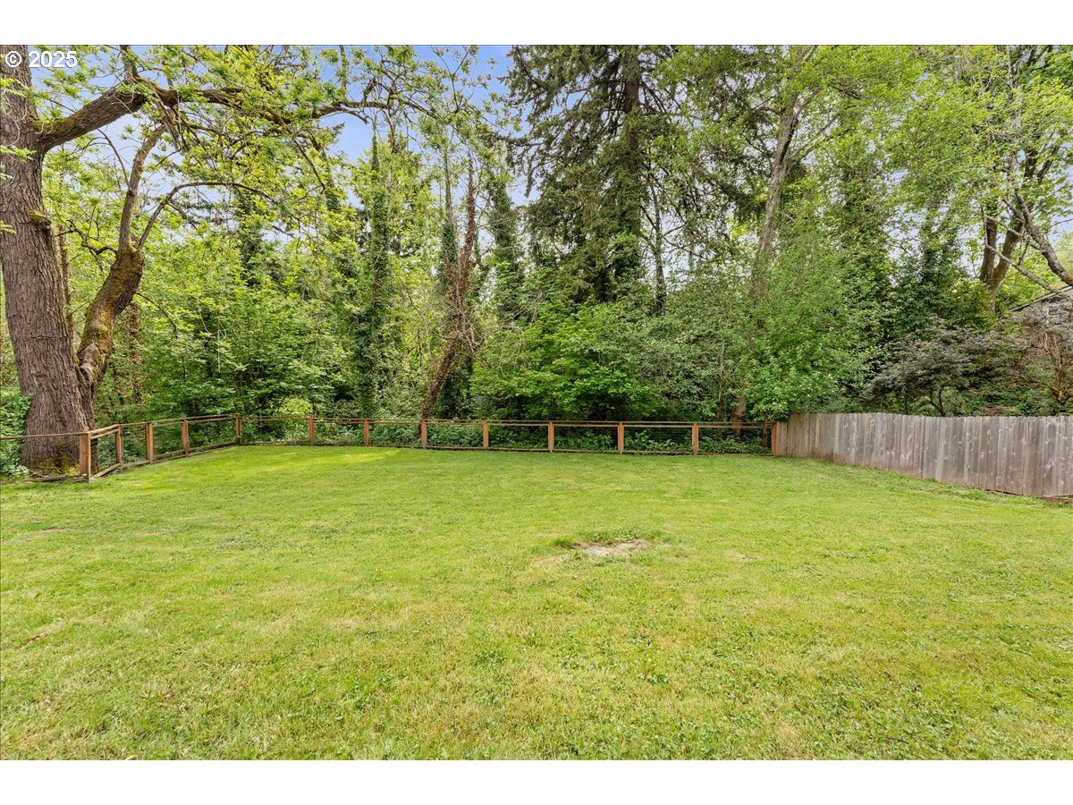 2906 Southwest Spring Garden Street Portland, OR 97219 - Photo 31 of 43 Gym