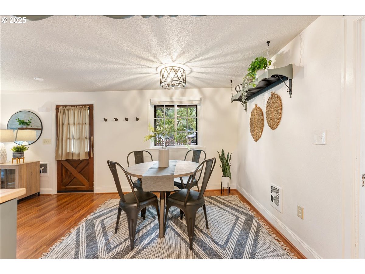 2906 Southwest Spring Garden Street Portland, OR 97219 - Photo 8 of 43 Gallery Image 8