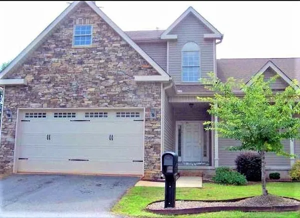 $2,050 | 5 Robert De Brus Circle, Anderson, SC 29621