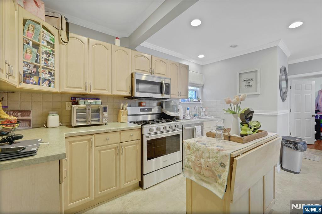 20 Harding Avenue Pompton Lakes, NJ 07442 - Photo 7 of 16