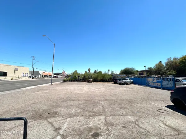 $319,900 | 2729 East McDowell Road, Unit 15, Phoenix, AZ 85008
