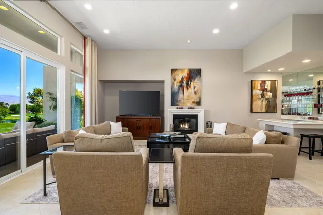 $1,275,000 | 228 White Horse Trail, Palm Desert, CA 92211