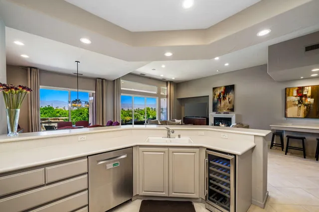 $1,275,000 | 228 White Horse Trail, Palm Desert, CA 92211