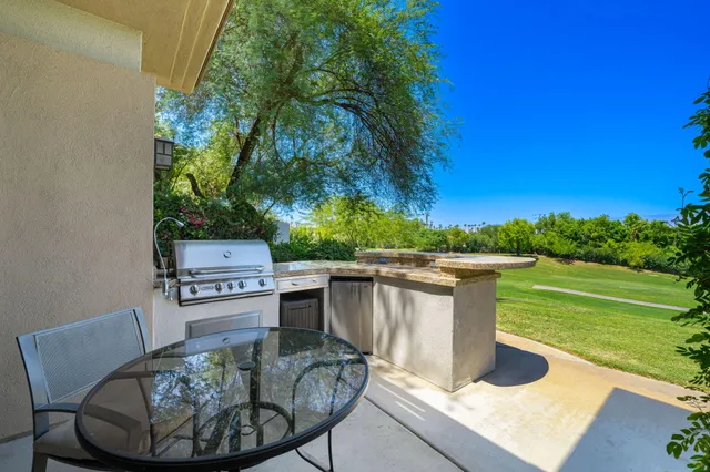 $1,275,000 | 228 White Horse Trail, Palm Desert, CA 92211