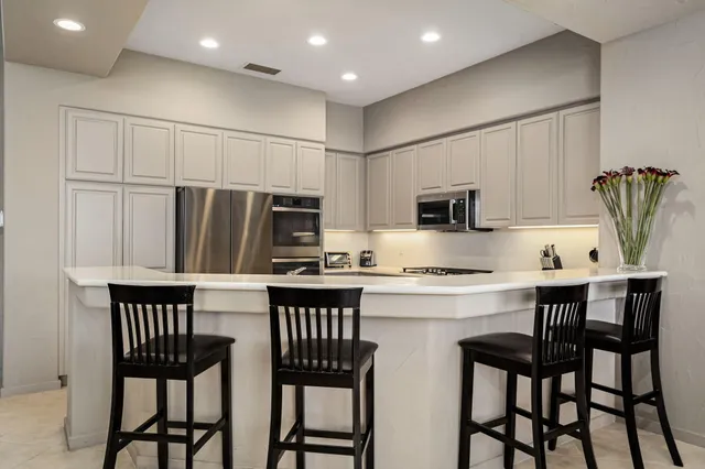 $1,275,000 | 228 White Horse Trail, Palm Desert, CA 92211