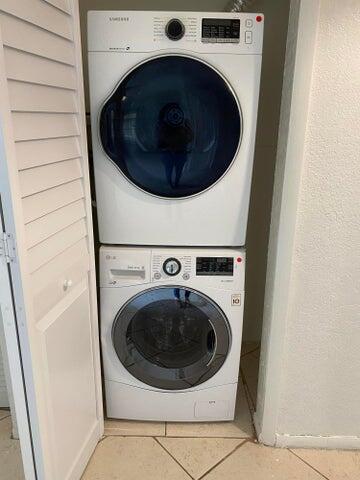 1291 Northwest 13th Street, Unit 445D Boca Raton, FL 33486 - Photo 2 of 11 washer/dryer