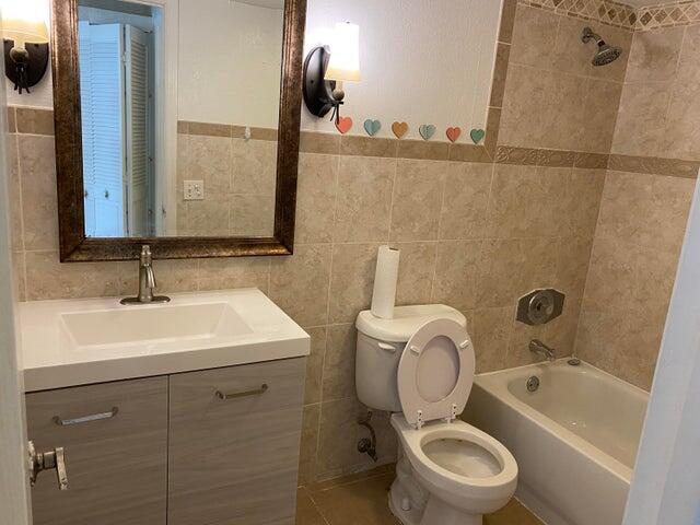 1291 Northwest 13th Street, Unit 445D Boca Raton, FL 33486 - Photo 10 of 11 bath