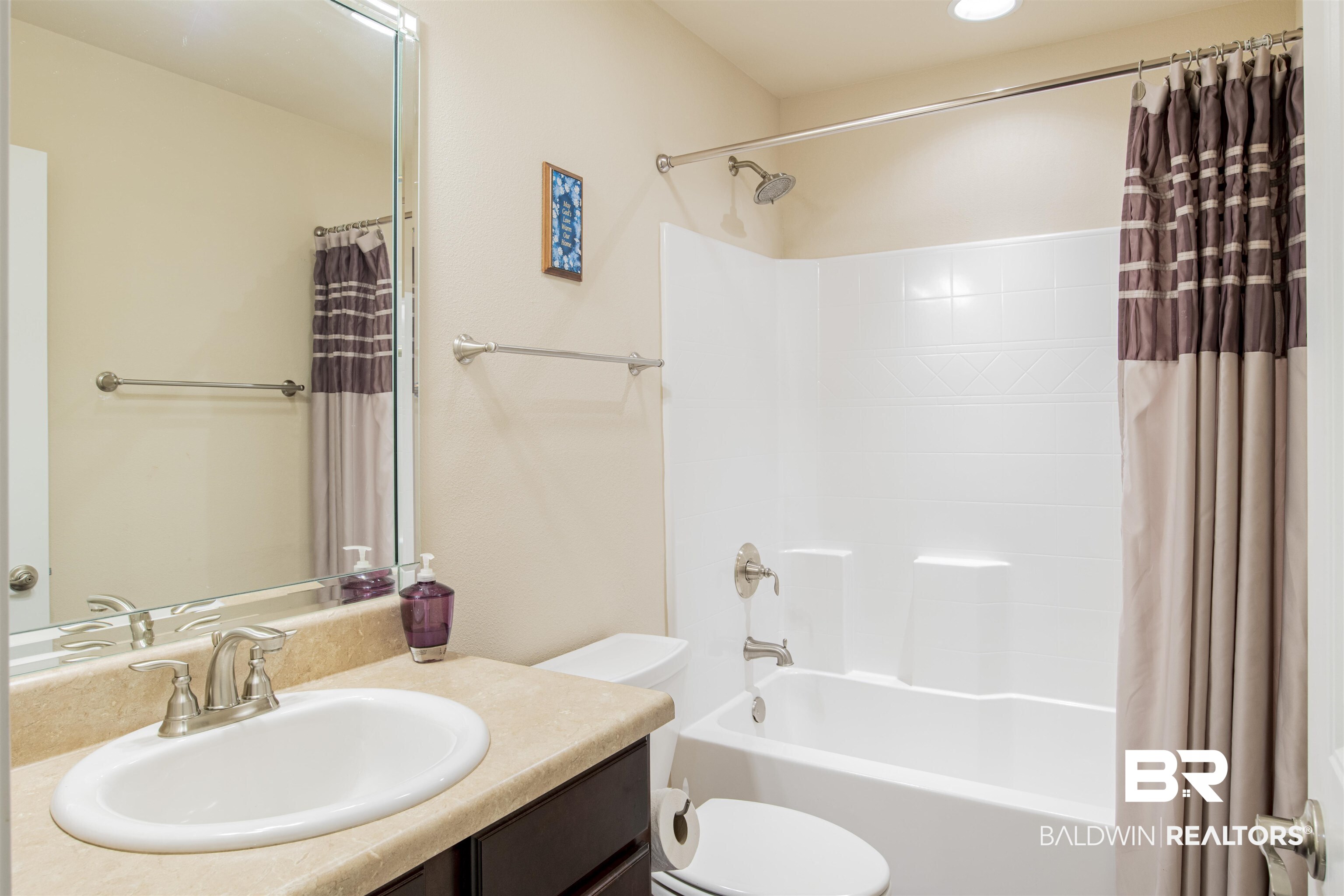 288 Wyatt Court Foley, AL 36535 - Photo 15 of 20 Hall Bath
