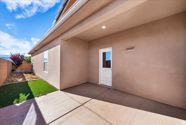157 West 200 South Ivins, UT 84738 - Photo 5 of 28
