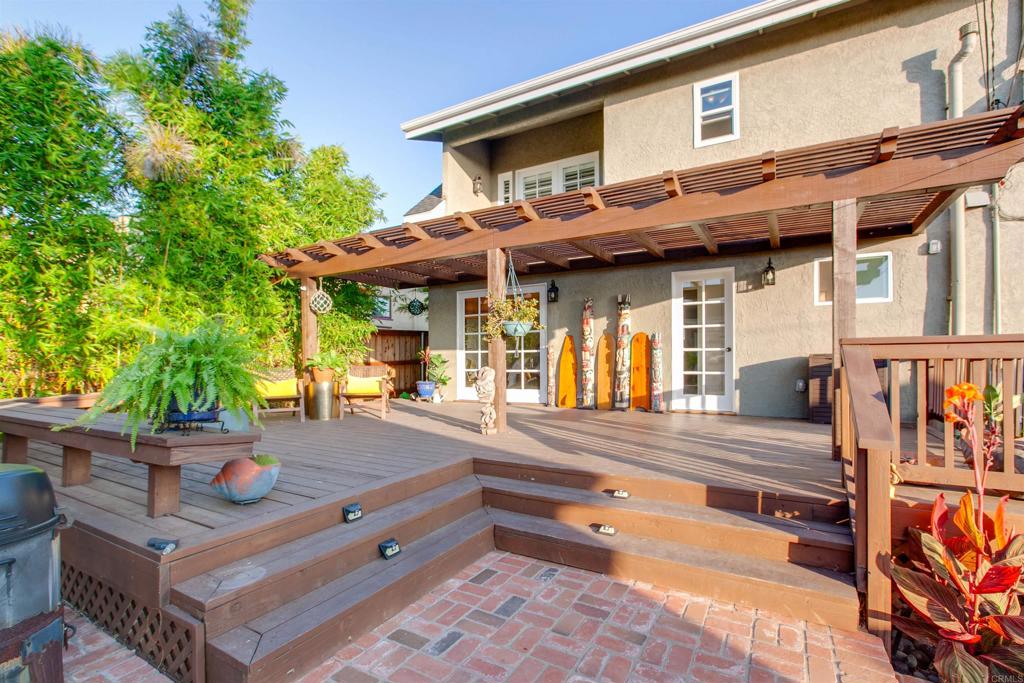 906 Leonard Avenue Oceanside, CA 92054 - Photo 41 of 53 a view of a building with sitting area