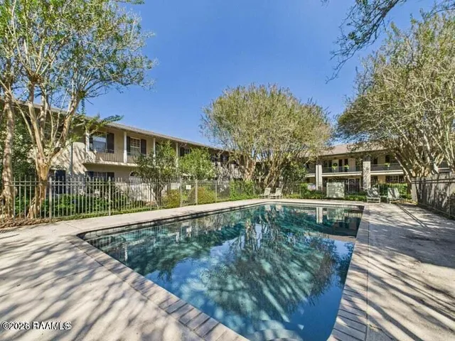 $106,000 | 213 Bendel Road, Unit 206, Lafayette, LA 70503