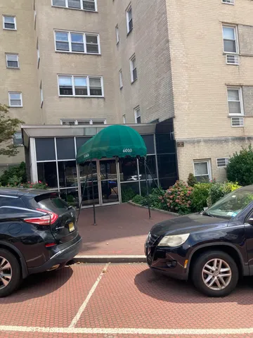 $350,000 | 6010 Boulevard East, Unit 82, West New York, NJ 07093