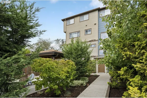 $325,000 | 5321 Northeast Irving Street, Unit C, Portland, OR 97213