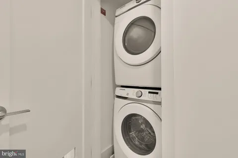 a close up view of a washer and dryer