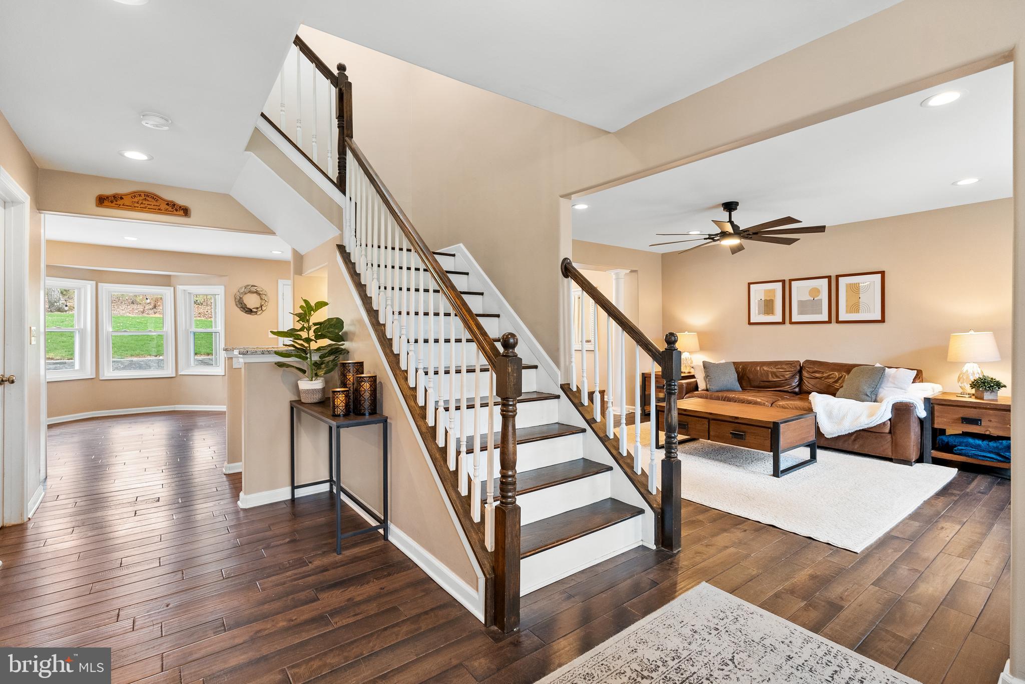 18571 Old Triangle Road Triangle, VA 22172 - Photo 4 of 42 The foyer is flanked by 2 generous sized rooms: