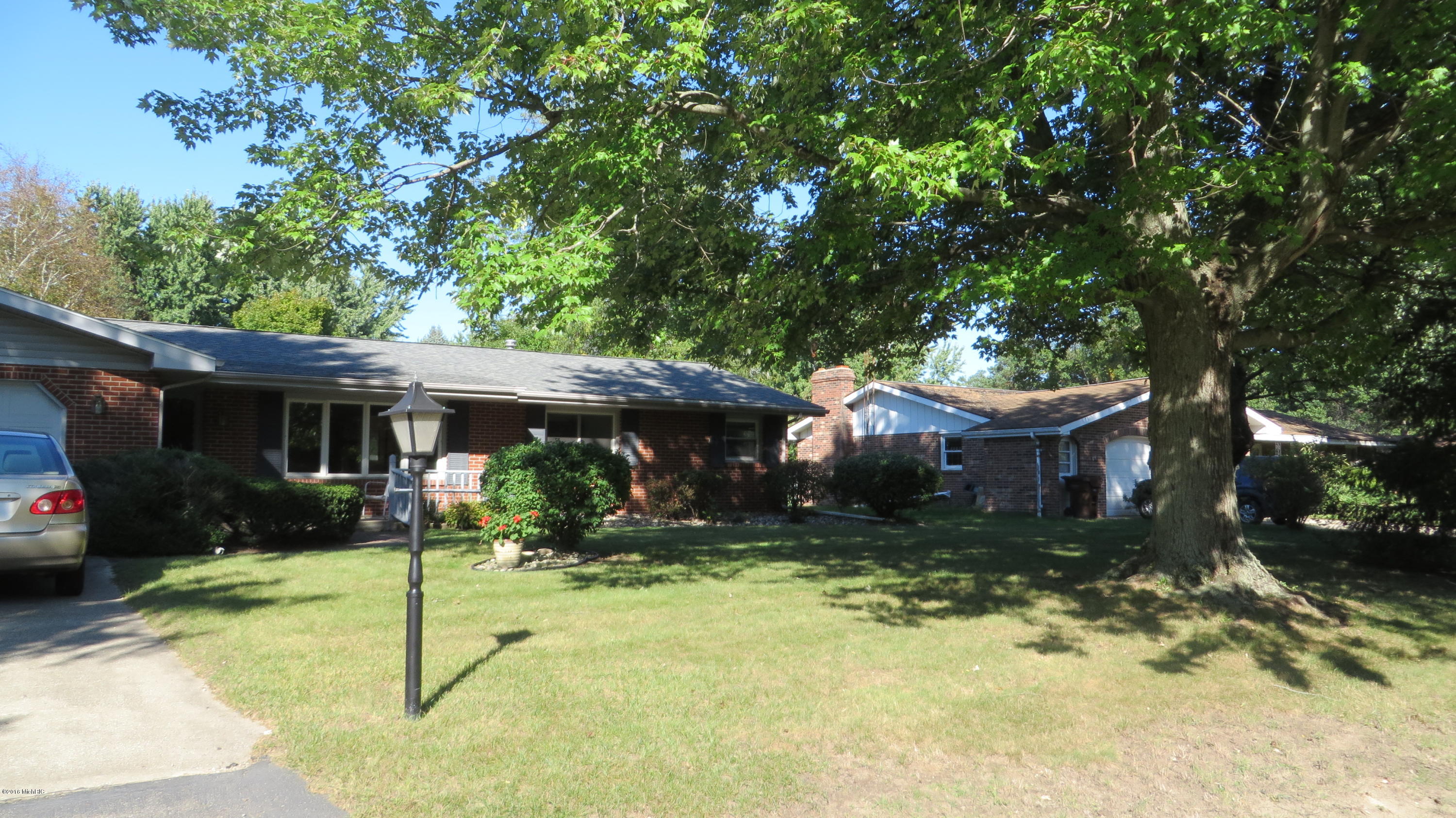 5625 Alpine Ridge Stevensville, MI 49127 - Photo 2 of 28 IMG_1513
