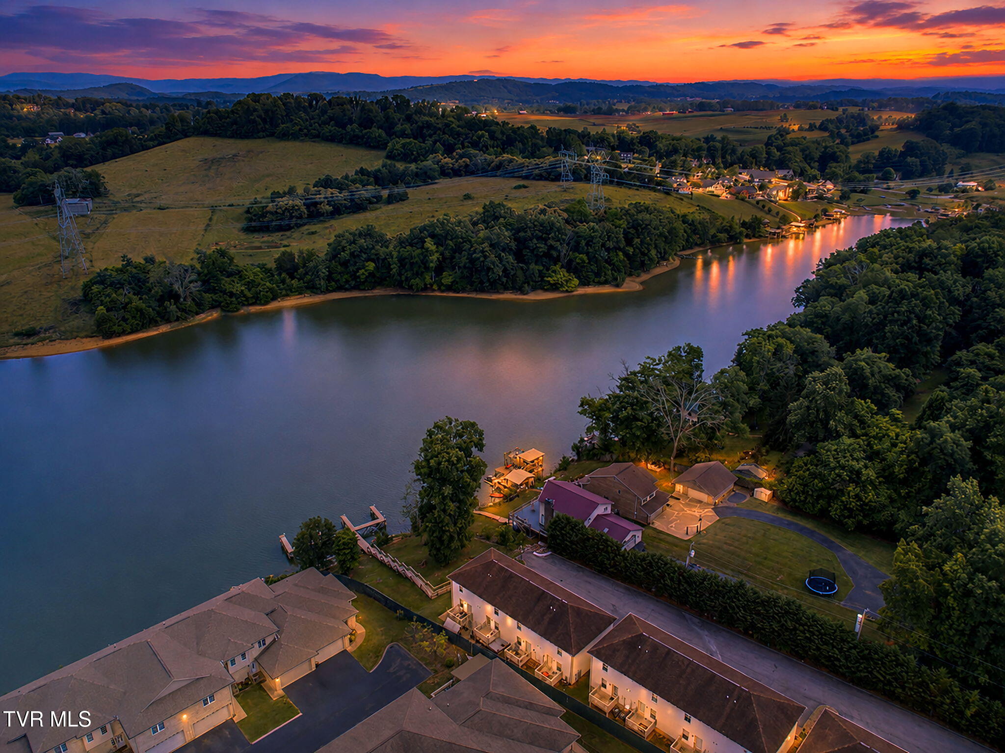 563 Boring Chapel Road, Unit 2 Johnson City, TN 37615 - Photo 3 of 37 Lakeside Townhome