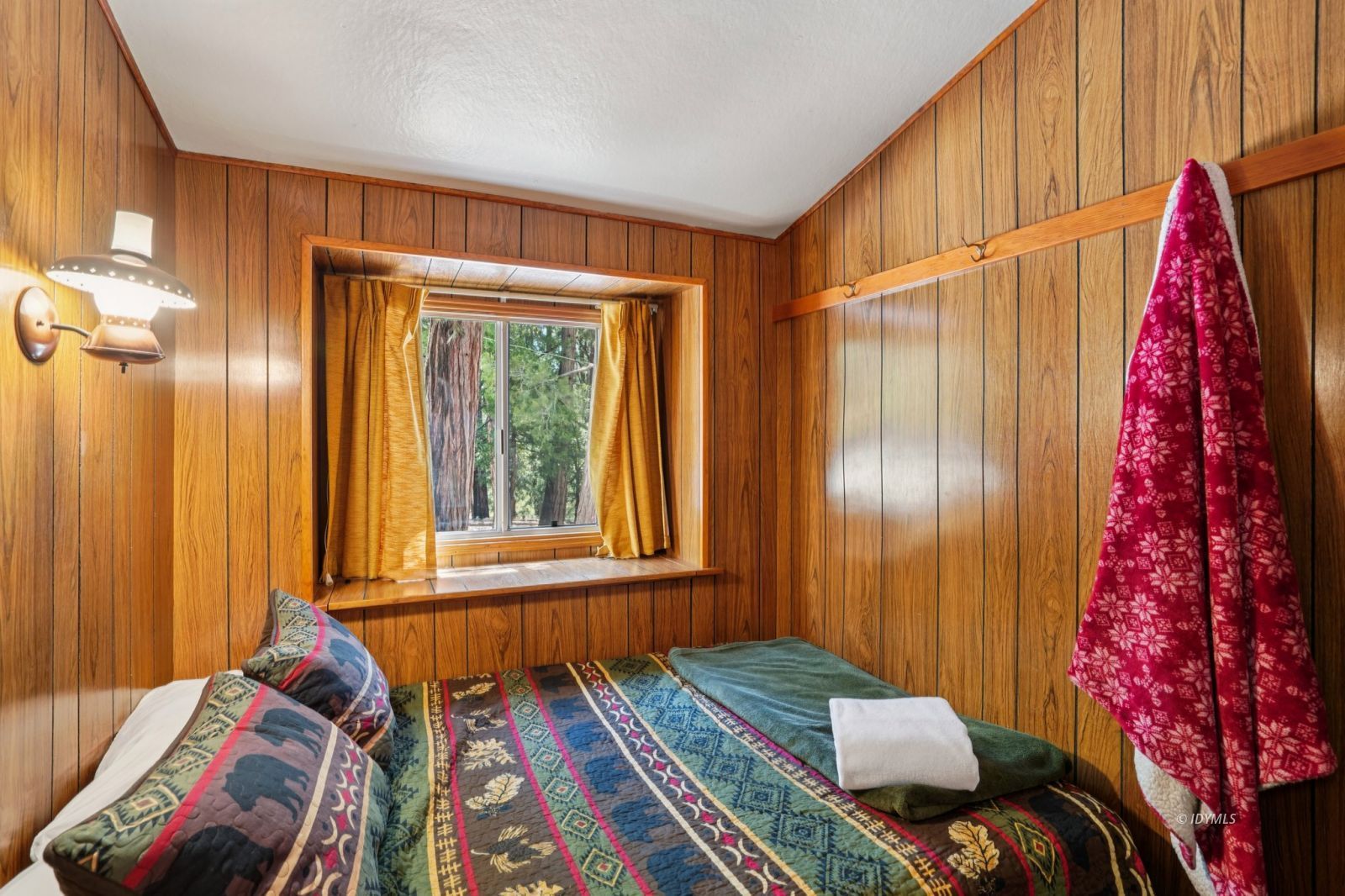 55280 Circle Way Idyllwild, CA 92549 - Photo 7 of 30 Sleeping Nook