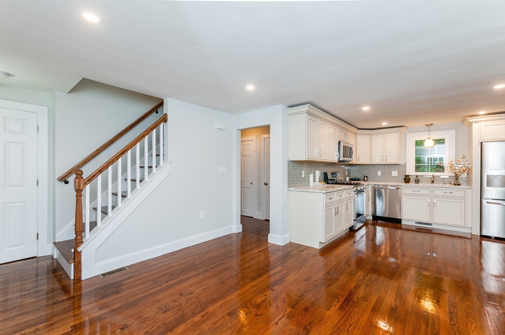 41 Stonebridge Road Wayland, MA 01778 - Photo 7 of 20 Gallery Image 7