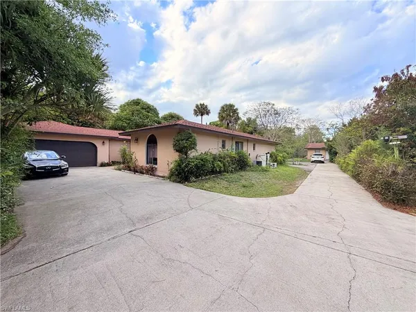 $799,999 | 3661 11th Avenue Southwest, Naples, FL 34117