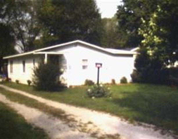 911 Georgia Road Goshen, IN 46528 - Photo 1 of 11 Gallery Image 1