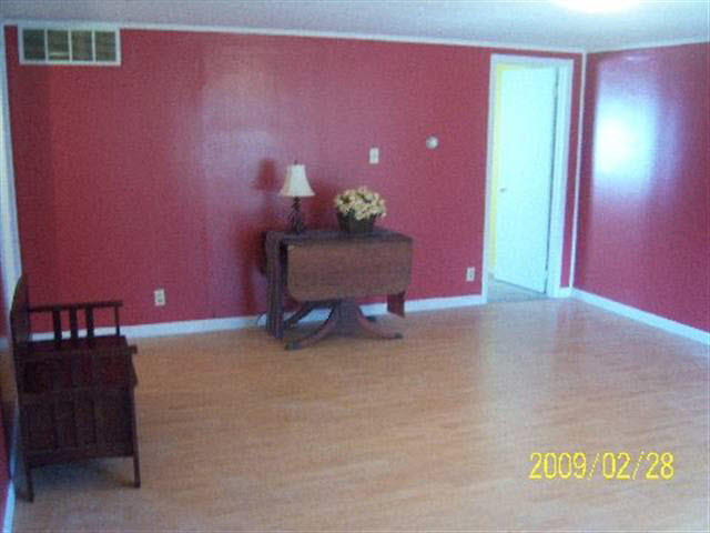 911 Georgia Road Goshen, IN 46528 - Photo 4 of 11 Gallery Image 4