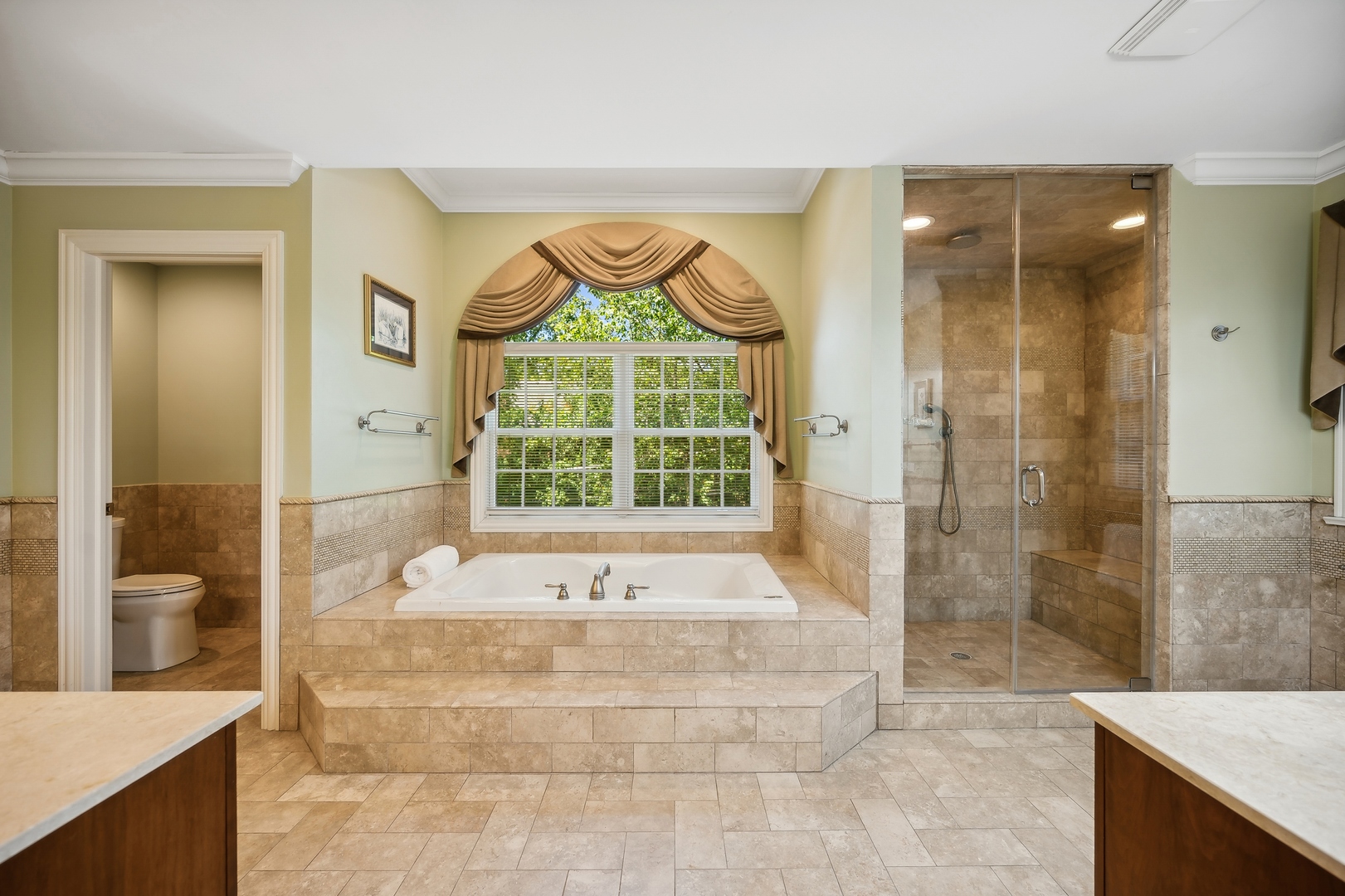 1622 Brandon Road Glenview, IL 60025 - Photo 15 of 31 a bathroom with a tub shower and sink