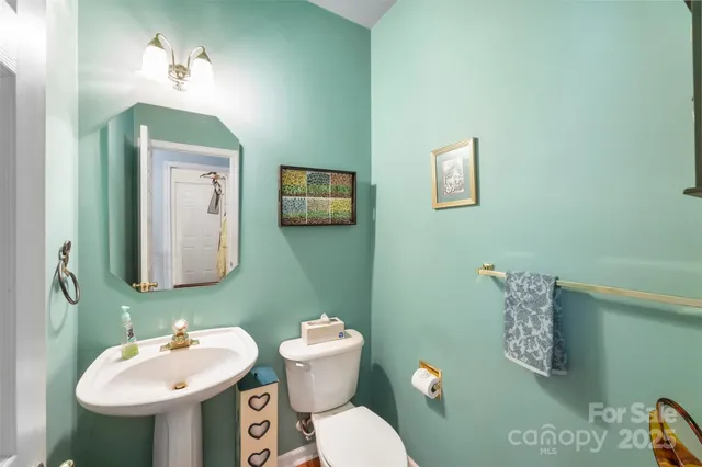 $600,000 | 17240 Georgian Hall Drive, Charlotte, NC 28277