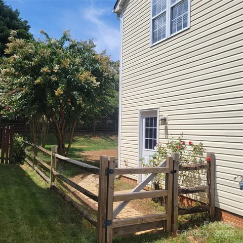 $600,000 | 17240 Georgian Hall Drive, Charlotte, NC 28277