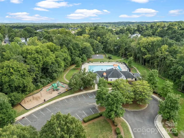 $600,000 | 17240 Georgian Hall Drive, Charlotte, NC 28277