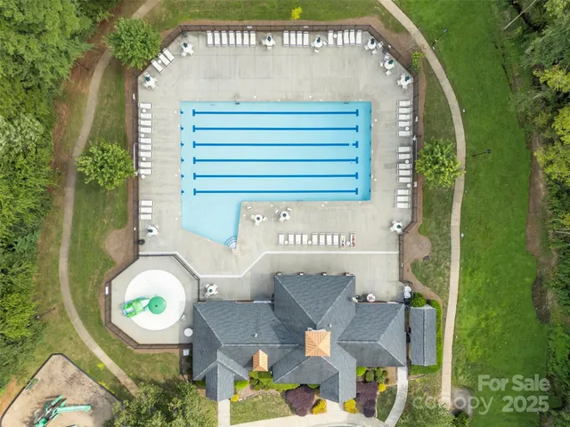 $600,000 | 17240 Georgian Hall Drive, Charlotte, NC 28277