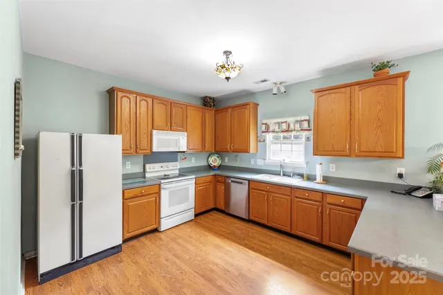 $600,000 | 17240 Georgian Hall Drive, Charlotte, NC 28277