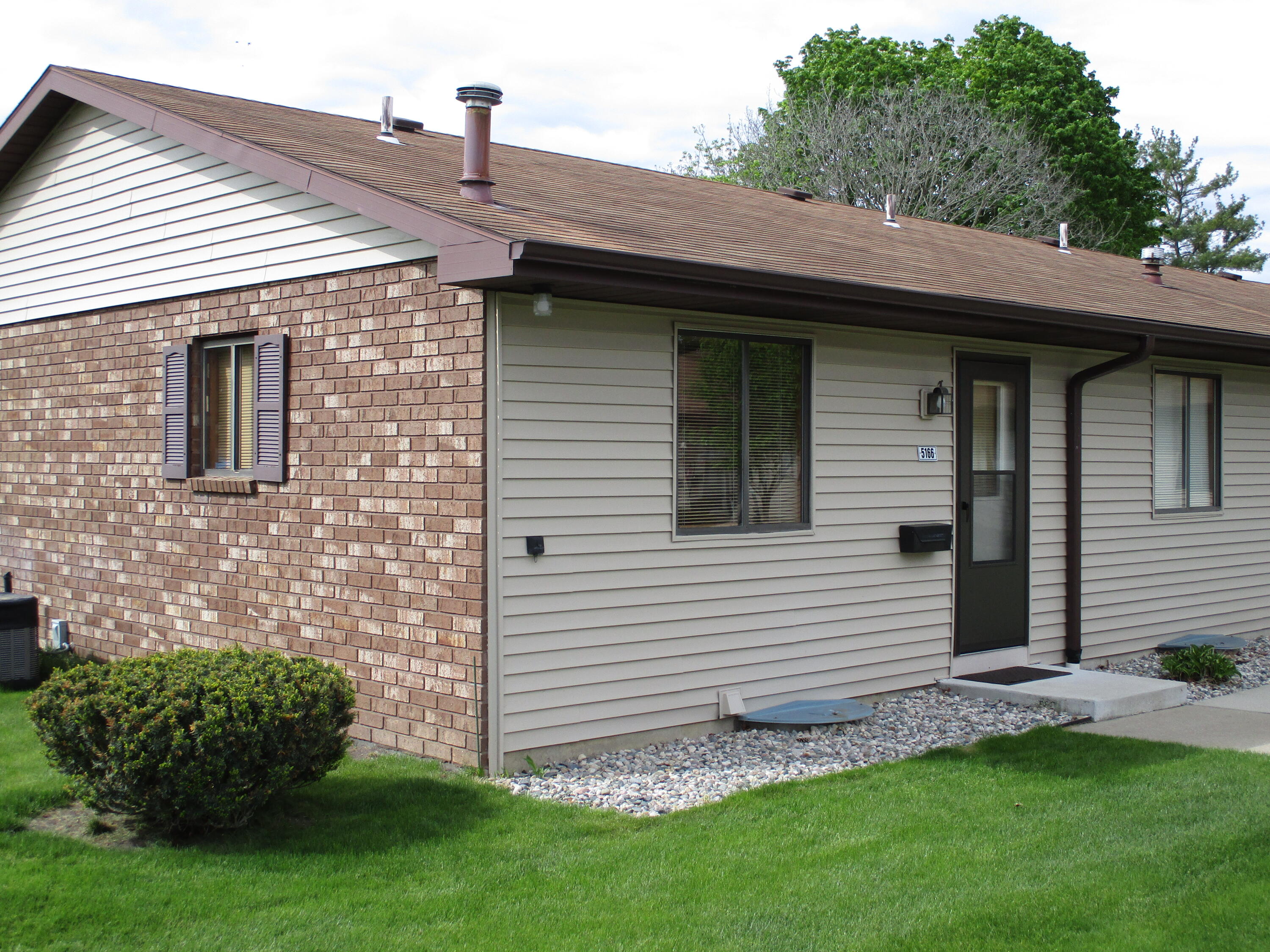 5166 Green Meadow Road, Unit 40 Kalamazoo, MI 49009 - Photo 1 of 19 IMG_0116