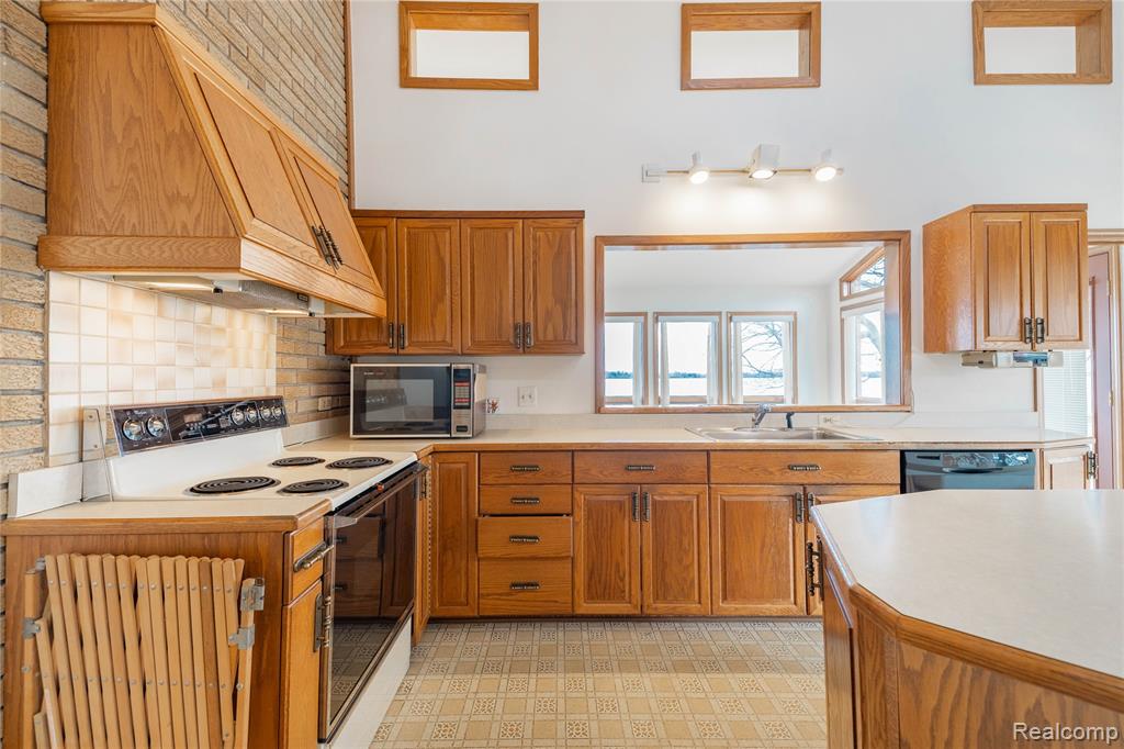 27981 Elba Road Grosse Ile, MI 48138 - Photo 20 of 56 Gallery Image 20