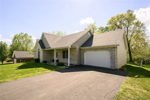 $280,000 | 575 O Bannon Avenue, Corydon, IN 47112