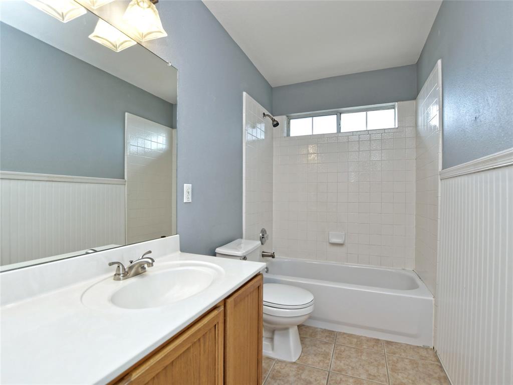 3031 Bent Tree Loop Round Rock, TX 78681 - Photo 23 of 28 2nd bathroom