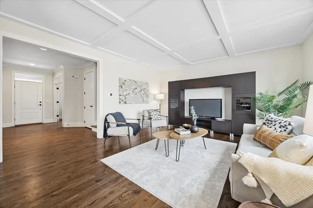 $779,000 | 355 West 1st Street, Elmhurst, IL 60126