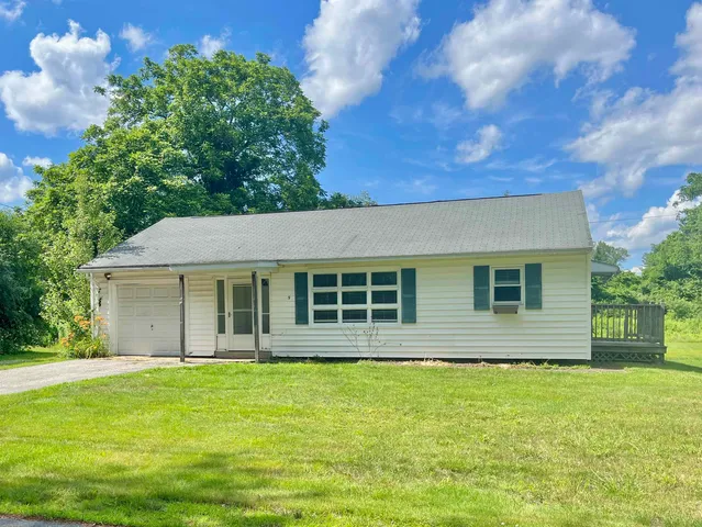 $2,900 | 9 Sunset Lane, Bedford, NH 03110