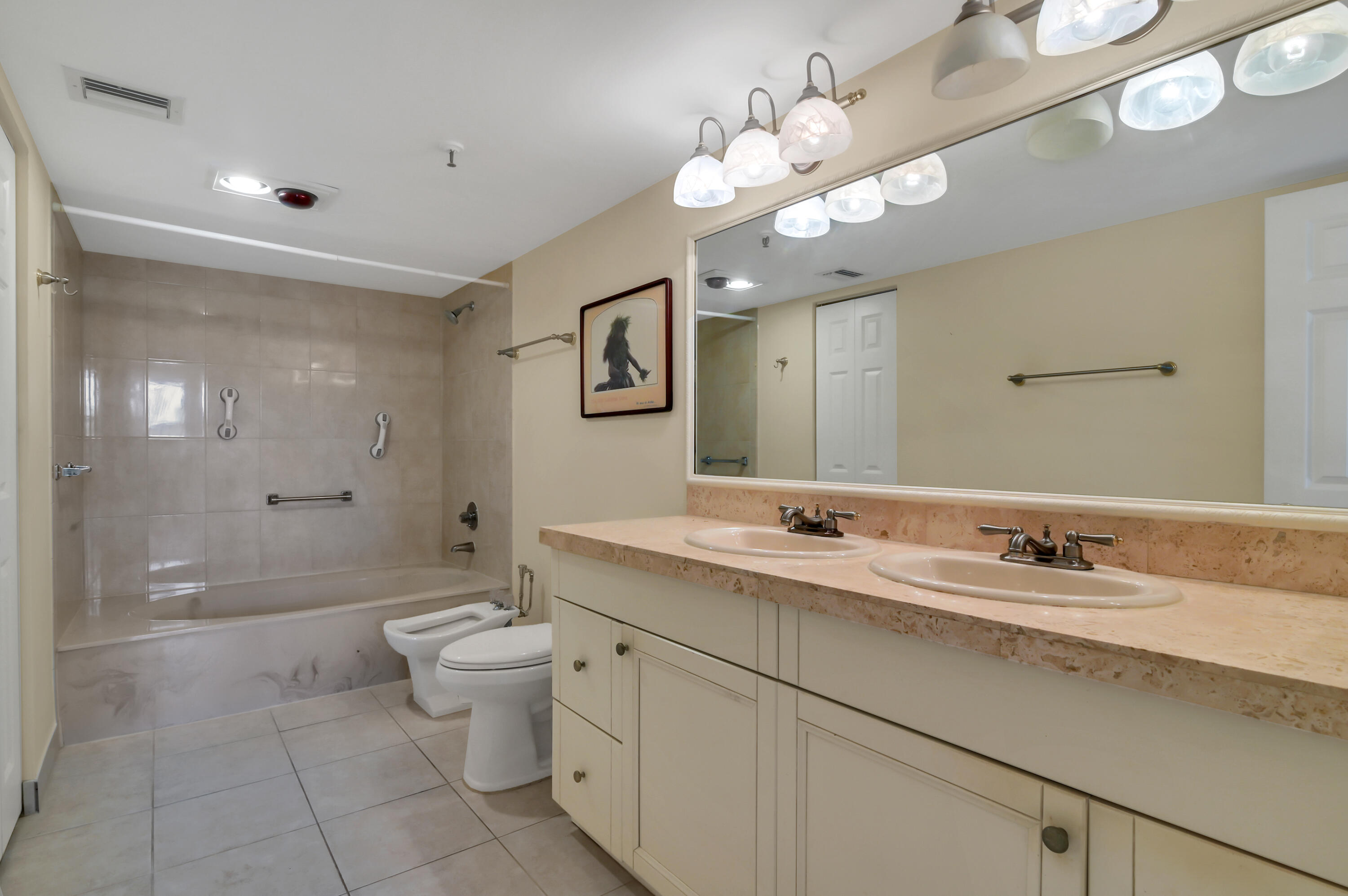 5260 Northwest 2nd Avenue, Unit 301 Boca Raton, FL 33487 - Photo 19 of 39 19 Bath room 01 - Copy