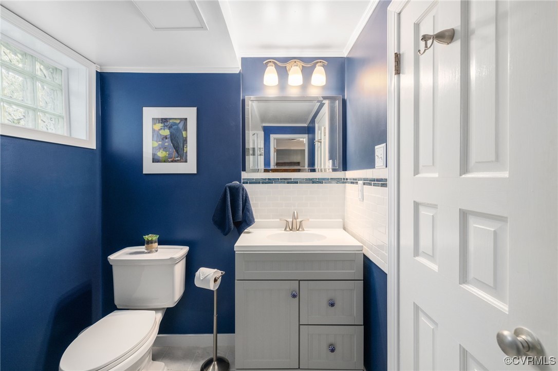 4 Westwick Road Henrico, VA 23238 - Photo 37 of 45 Tile backsplash, storage