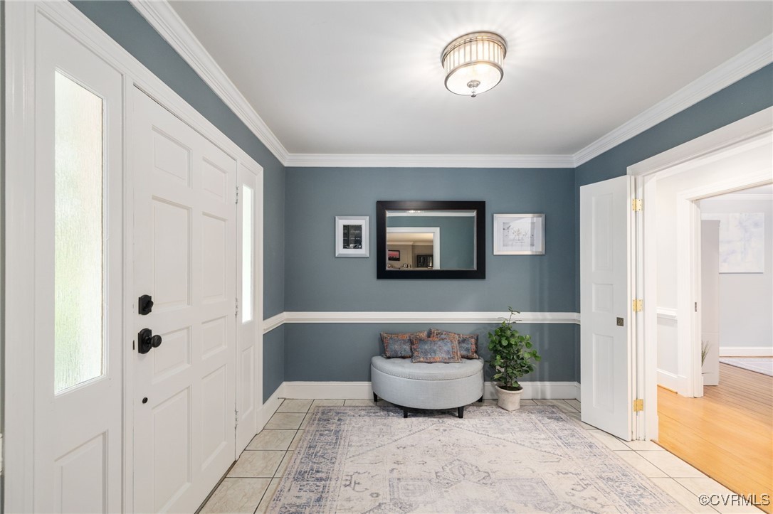 4 Westwick Road Henrico, VA 23238 - Photo 4 of 45 Foyer with crown and chair rail
