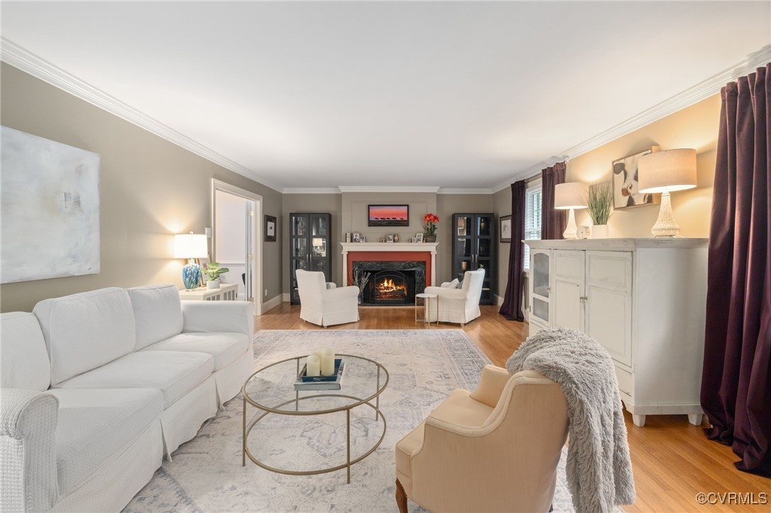 4 Westwick Road Henrico, VA 23238 - Photo 5 of 45 Hardwood, fireplace, crown