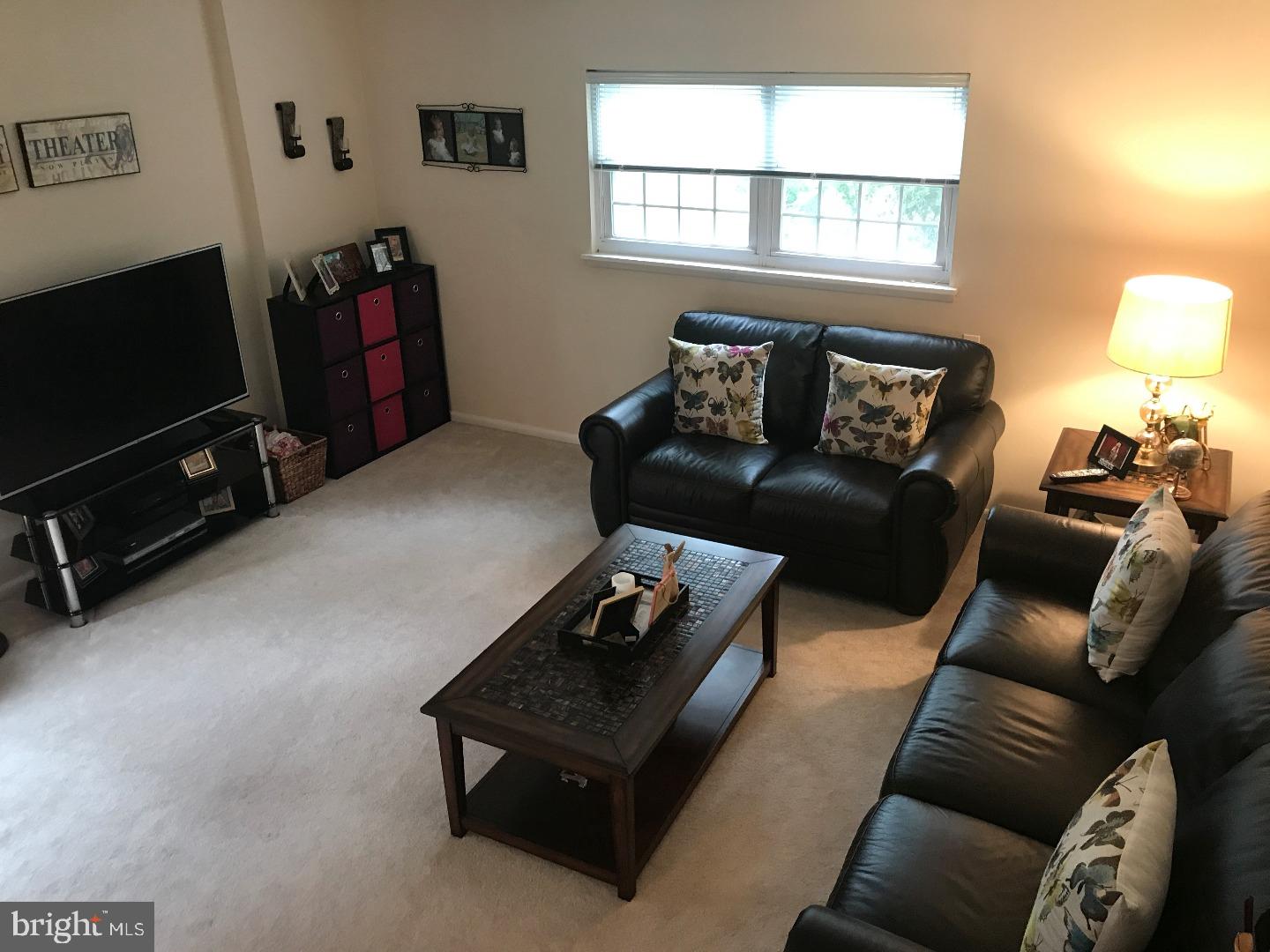 15064 Carter Road Philadelphia, PA 19116 - Photo 6 of 15 Gallery Image 6
