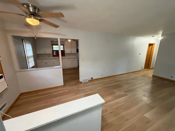 $2,490 | 2702 West 66th Street, Richfield, MN 55423