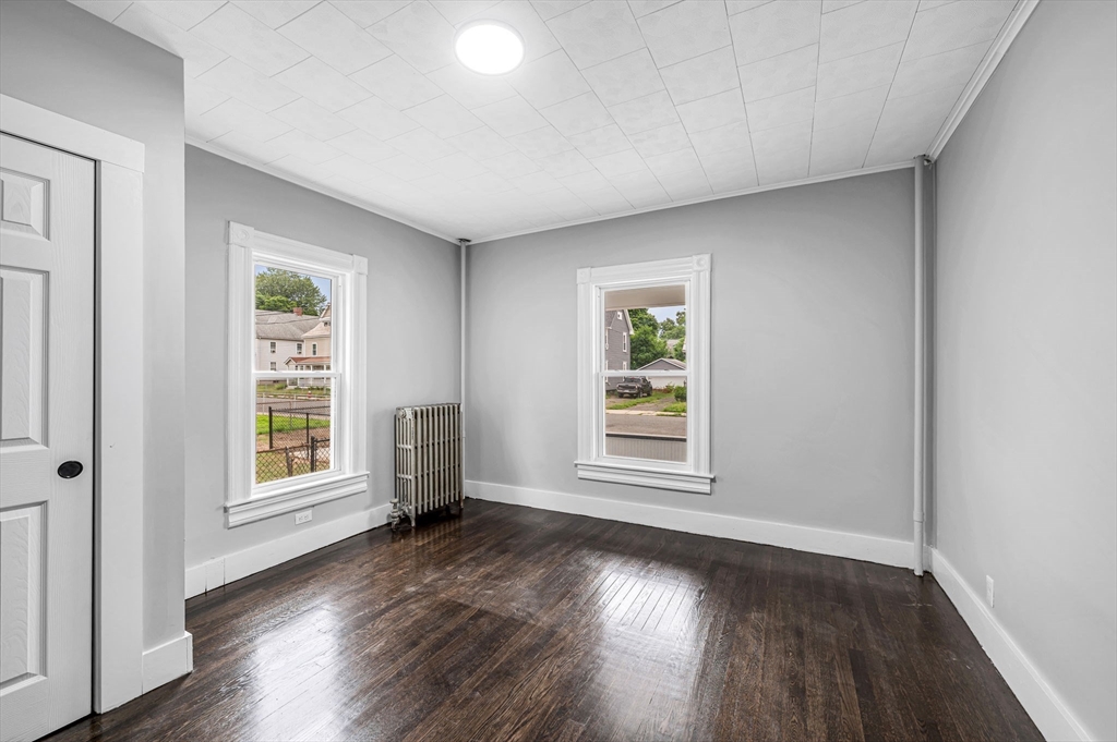 15 Myrtle Avenue Holyoke, MA 01040 - Photo 2 of 42