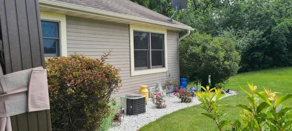 $779,900 | W360S10139 Markham Road, Eagle, WI 53119